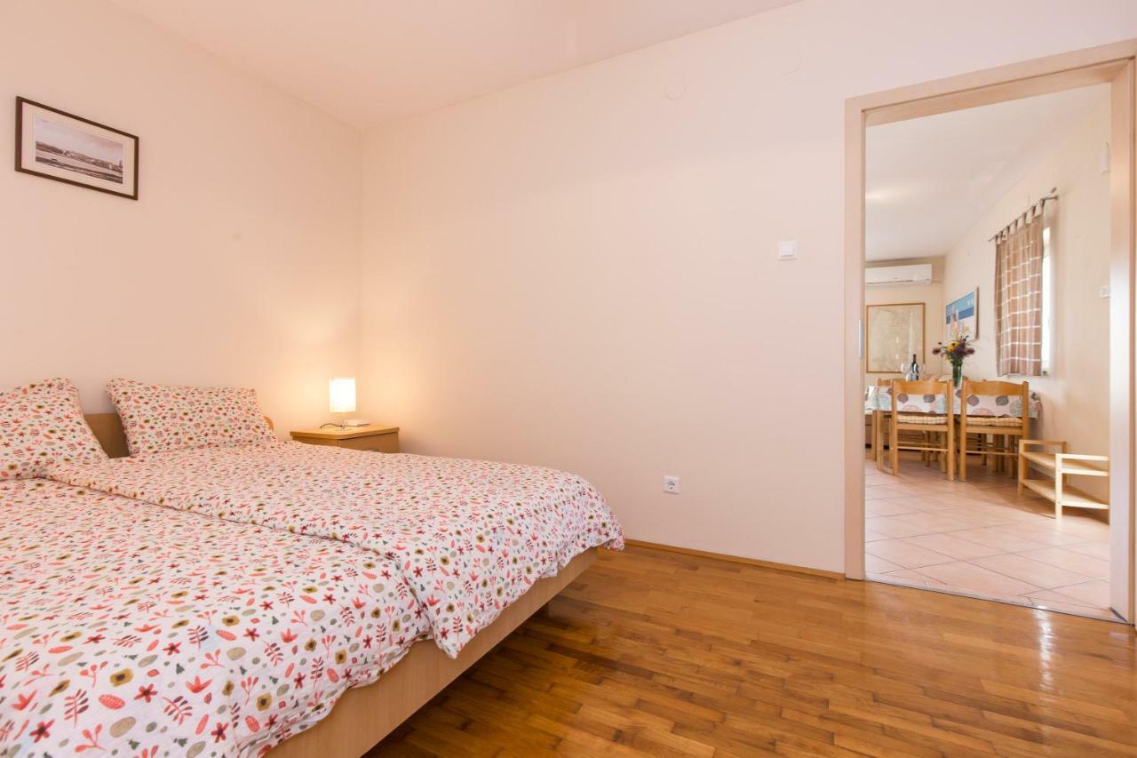 Apartments Marta Krk Town Eksteriør billede