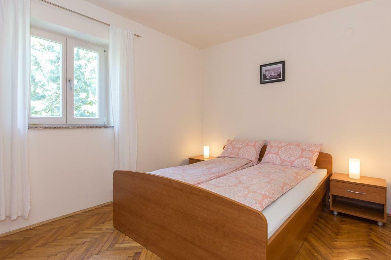 Apartments Marta Krk Town Eksteriør billede